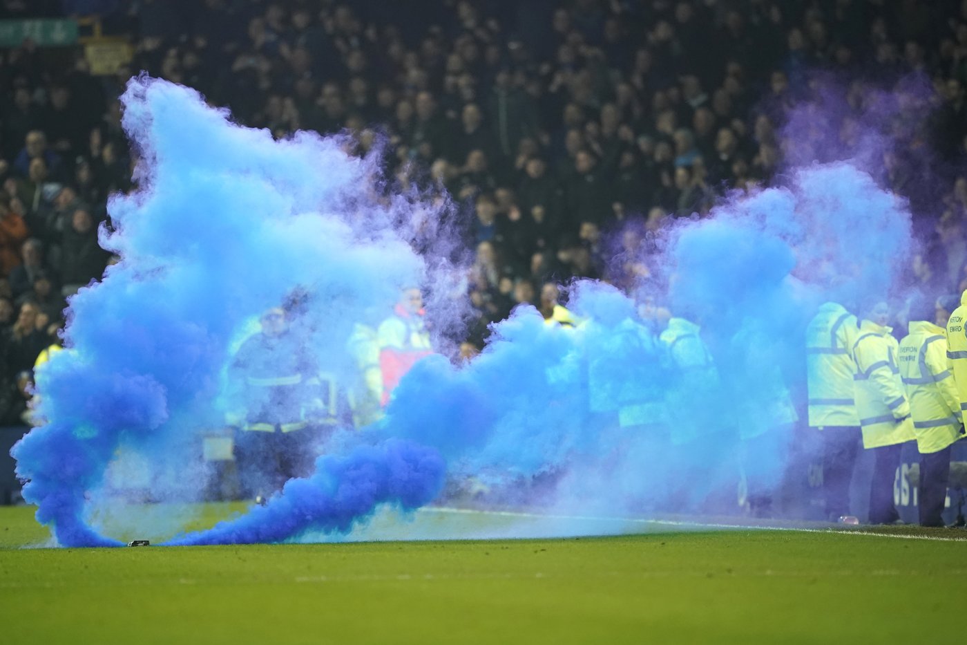 A UK police force to use 'DNA tagging spray' to curb disorderly soccer fans | iNFOnews.ca A UK police force to use 'DNA tagging spray' to curb disorderly soccer fans | iNFOnews.ca