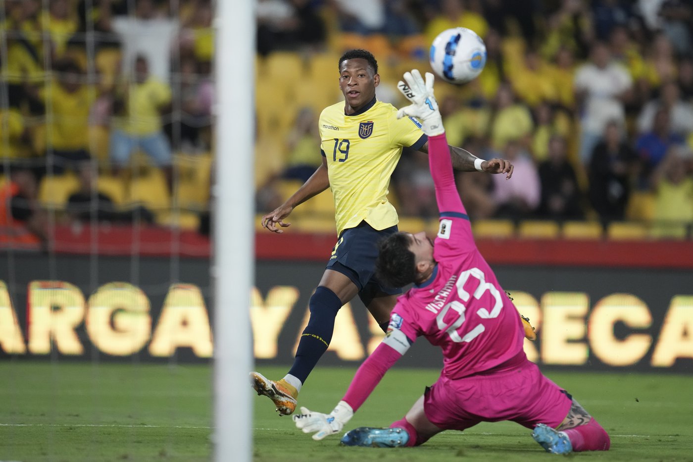 Messi, Vinicius have frustrating nights as Argentina loses and Brazil draws in World Cup qualifying | iNFOnews.ca Messi, Vinicius have frustrating nights as Argentina loses and Brazil draws in World Cup qualifying | iNFOnews.ca