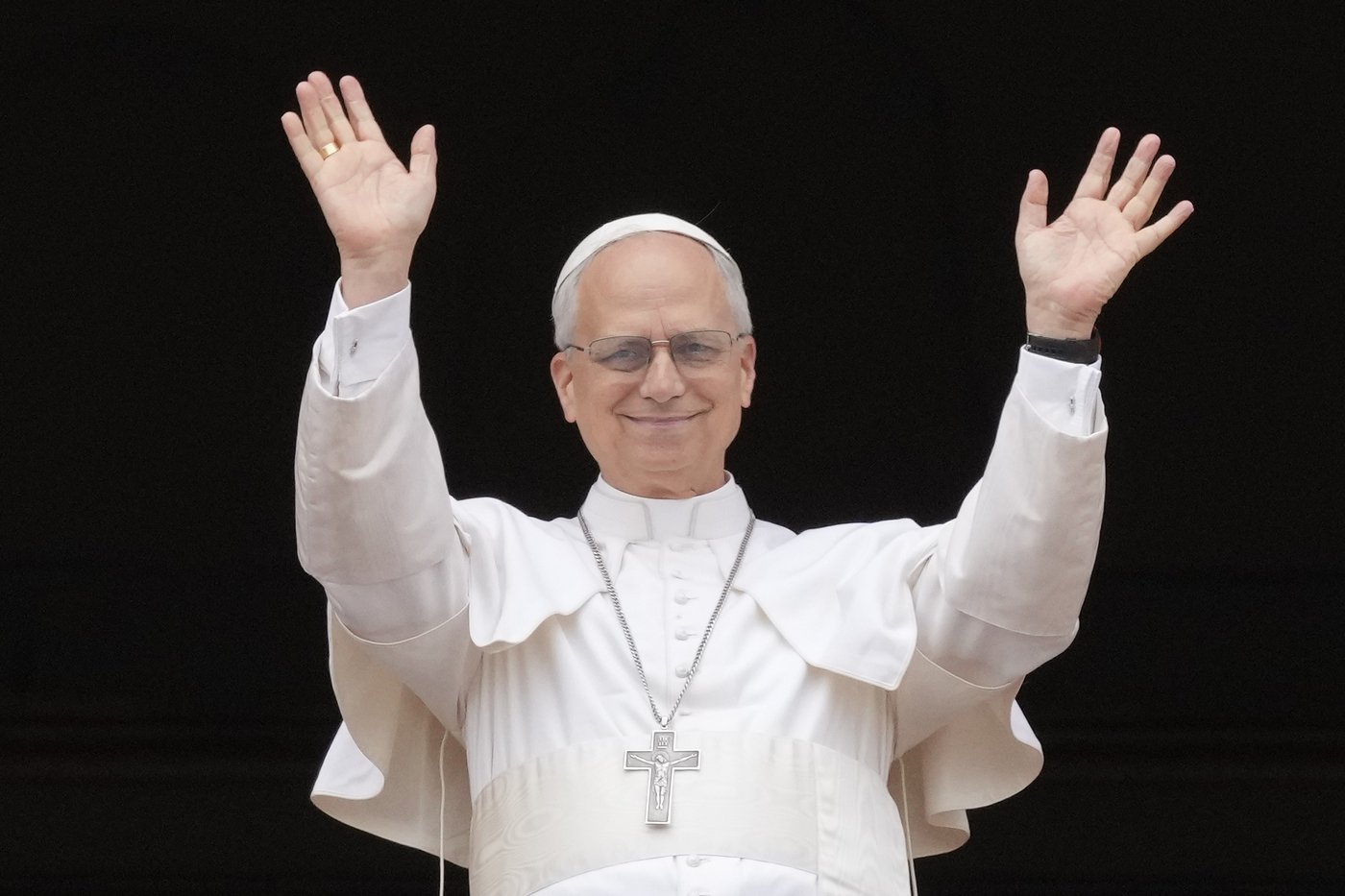 Pope Leo XIV calls for peace in Ukraine and Gaza in symbolically rich blessing on Mother's Day | iNFOnews.ca