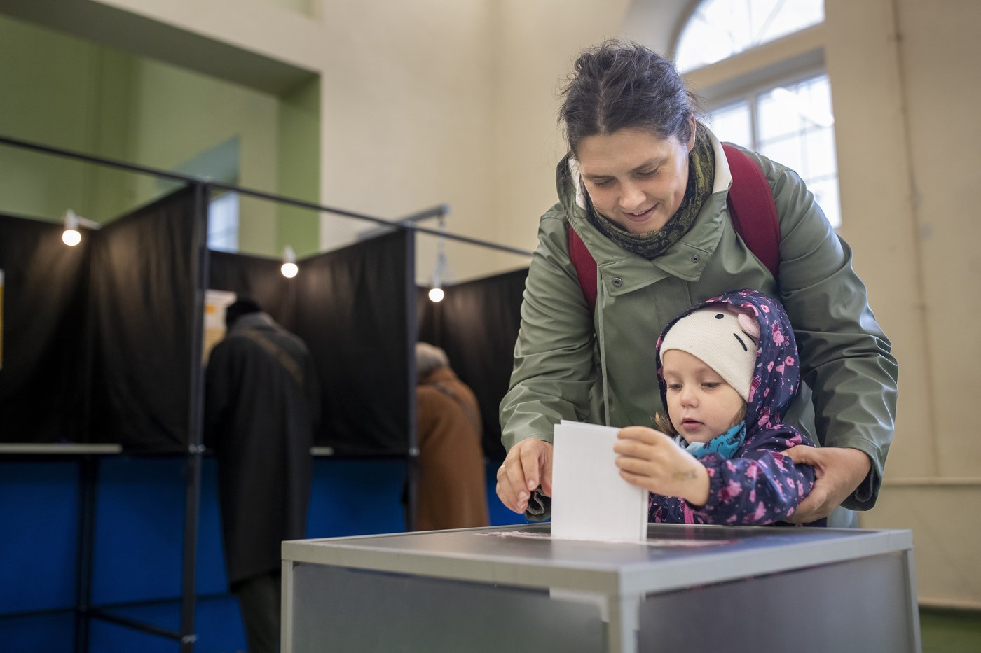 Lithuanians vote in parliamentary election with many looking for change despite a strong economy | iNFOnews.ca Lithuanians vote in parliamentary election with many looking for change despite a strong economy | iNFOnews.ca