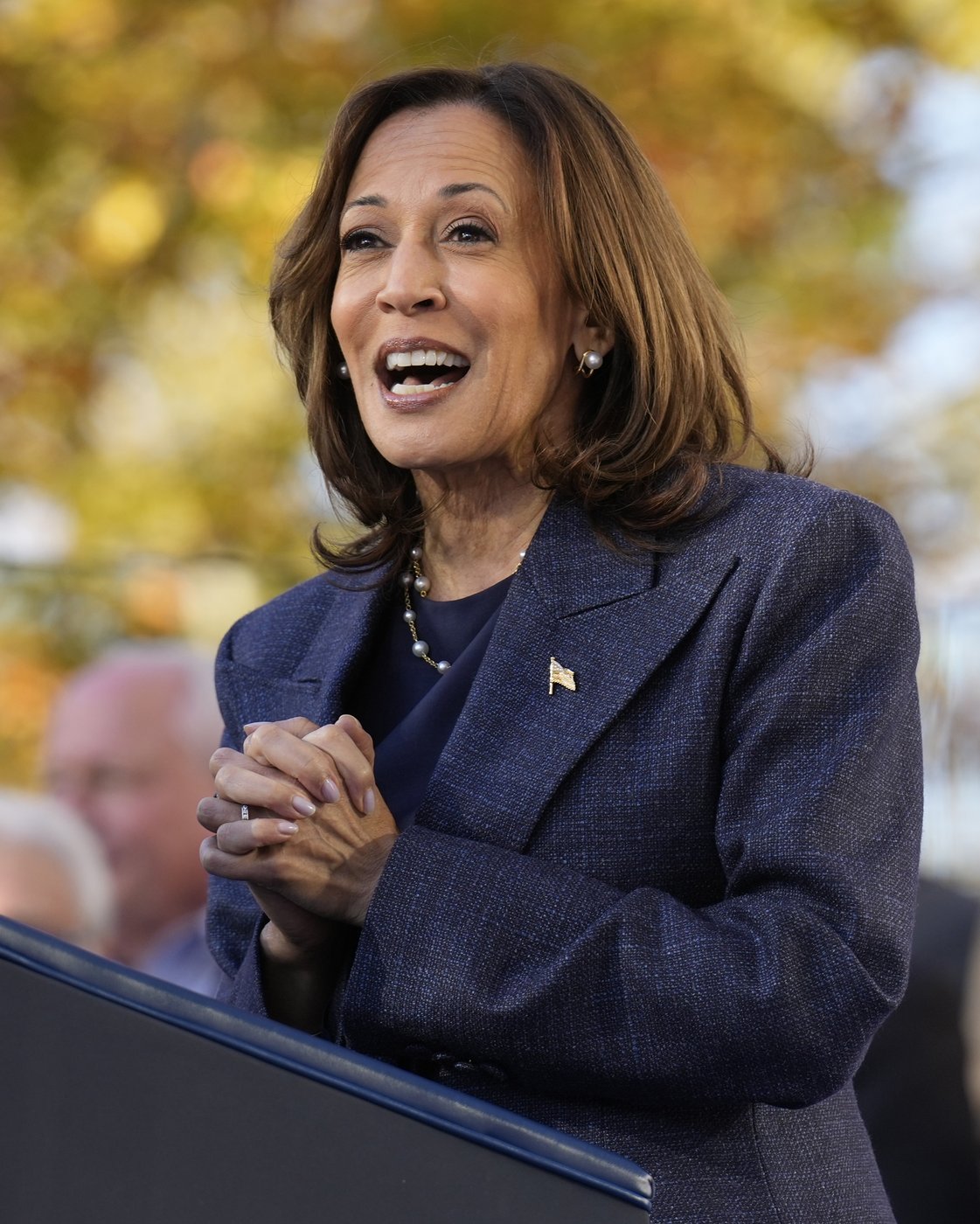 The Latest: Harris keeps a focus on 'blue wall' states in the campaign's final weeks | iNFOnews.ca