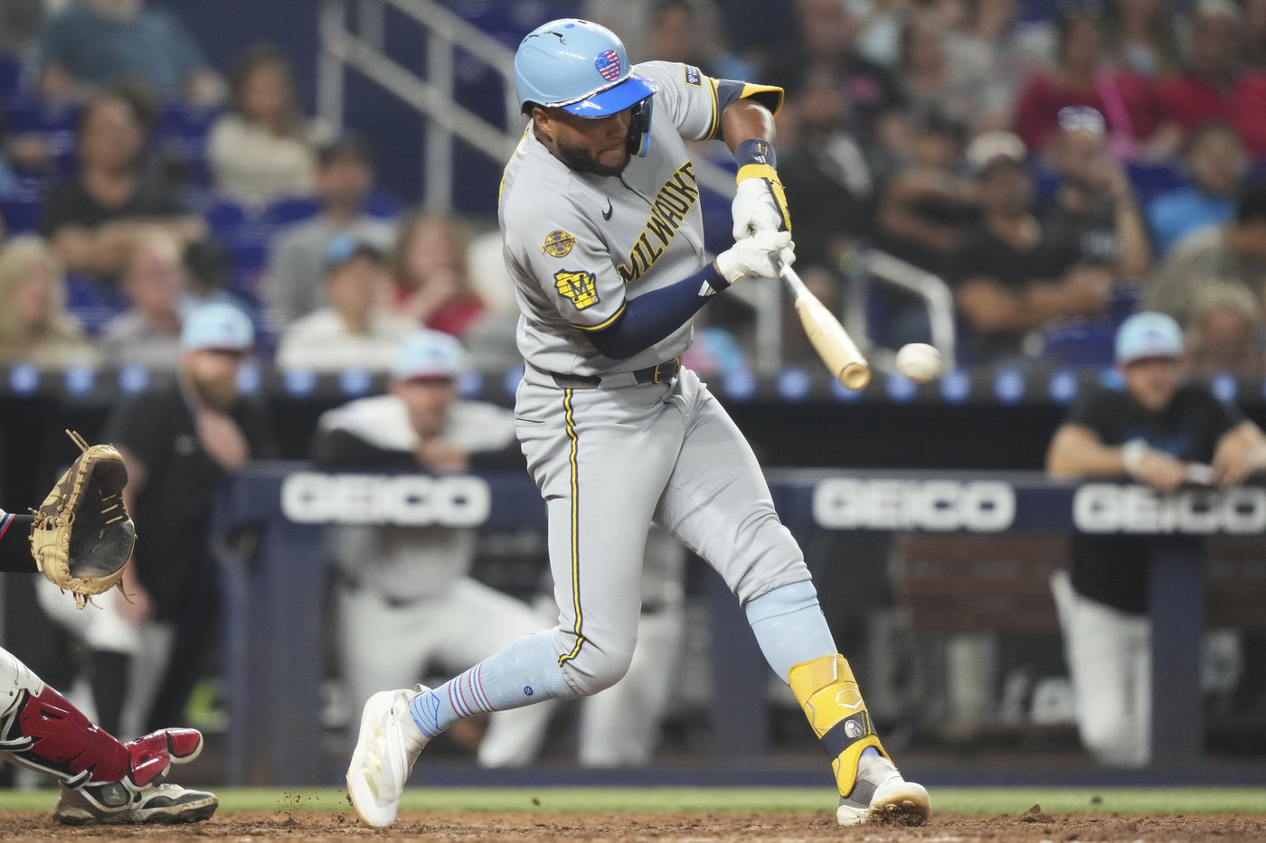 Yelich scores from first on Chourio's double and Brewers beat Marlins 6-5 | iNFOnews.ca Yelich scores from first on Chourio's double and Brewers beat Marlins 6-5 | iNFOnews.ca
