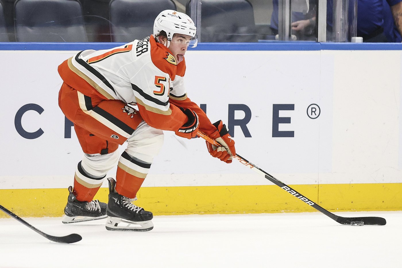Carlsson, Terry score power-play goals and Dostal stops 41 as Ducks top Islanders 3-1 | iNFOnews.ca Carlsson, Terry score power-play goals and Dostal stops 41 as Ducks top Islanders 3-1 | iNFOnews.ca