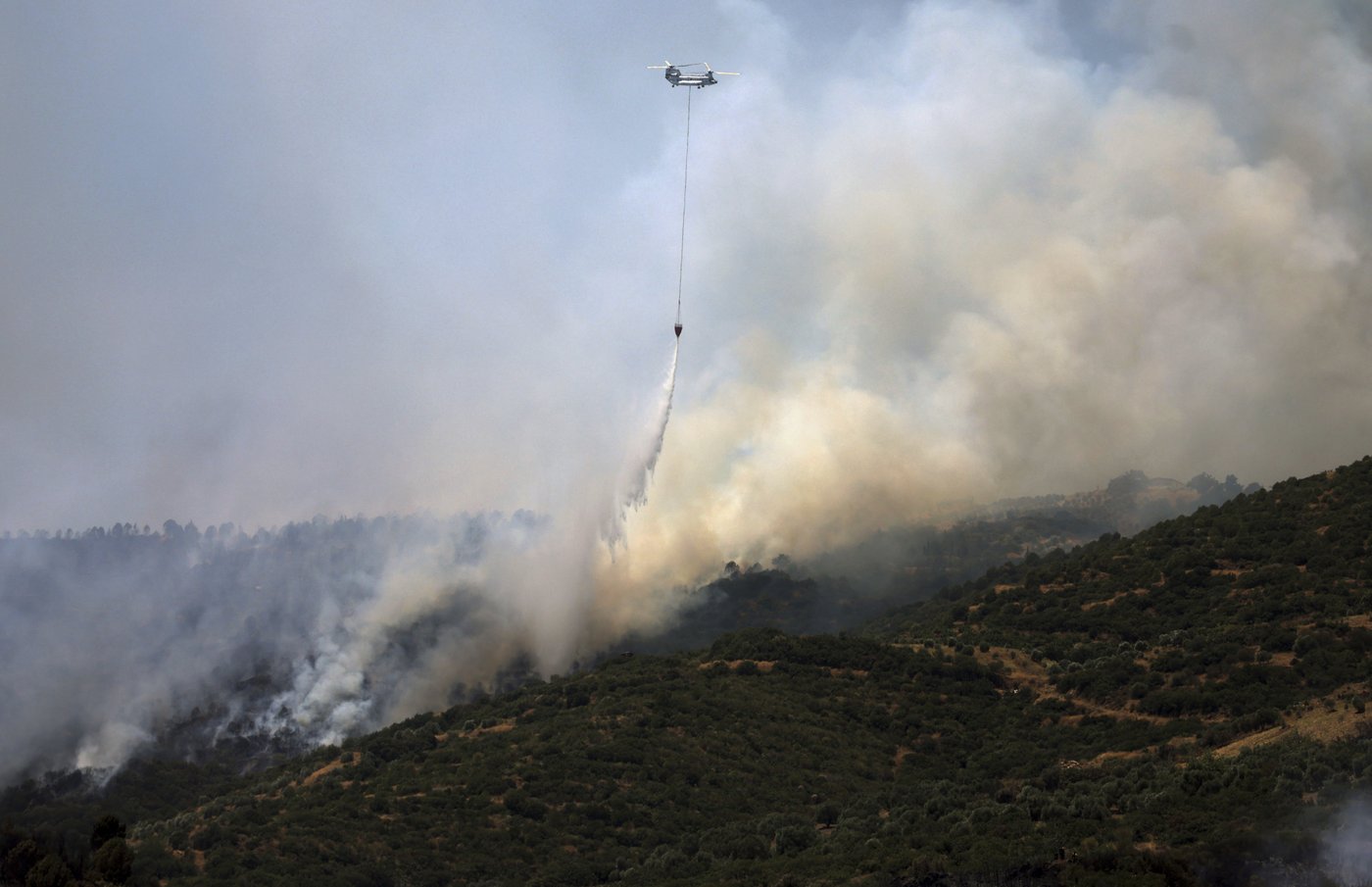 Turkey sends firefighting aircraft to Syria as wildfires rage on both sides of the border | iNFOnews.ca Turkey sends firefighting aircraft to Syria as wildfires rage on both sides of the border | iNFOnews.ca