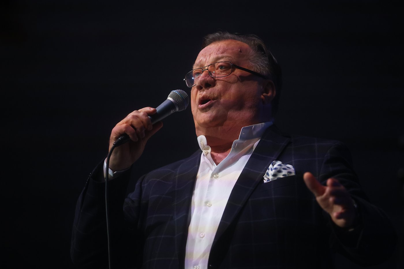 A voice that broke down barriers: Crowds fill Sarajevo to mourn beloved folk singer Halid Beslic | iNFOnews.ca A voice that broke down barriers: Crowds fill Sarajevo to mourn beloved folk singer Halid Beslic | iNFOnews.ca