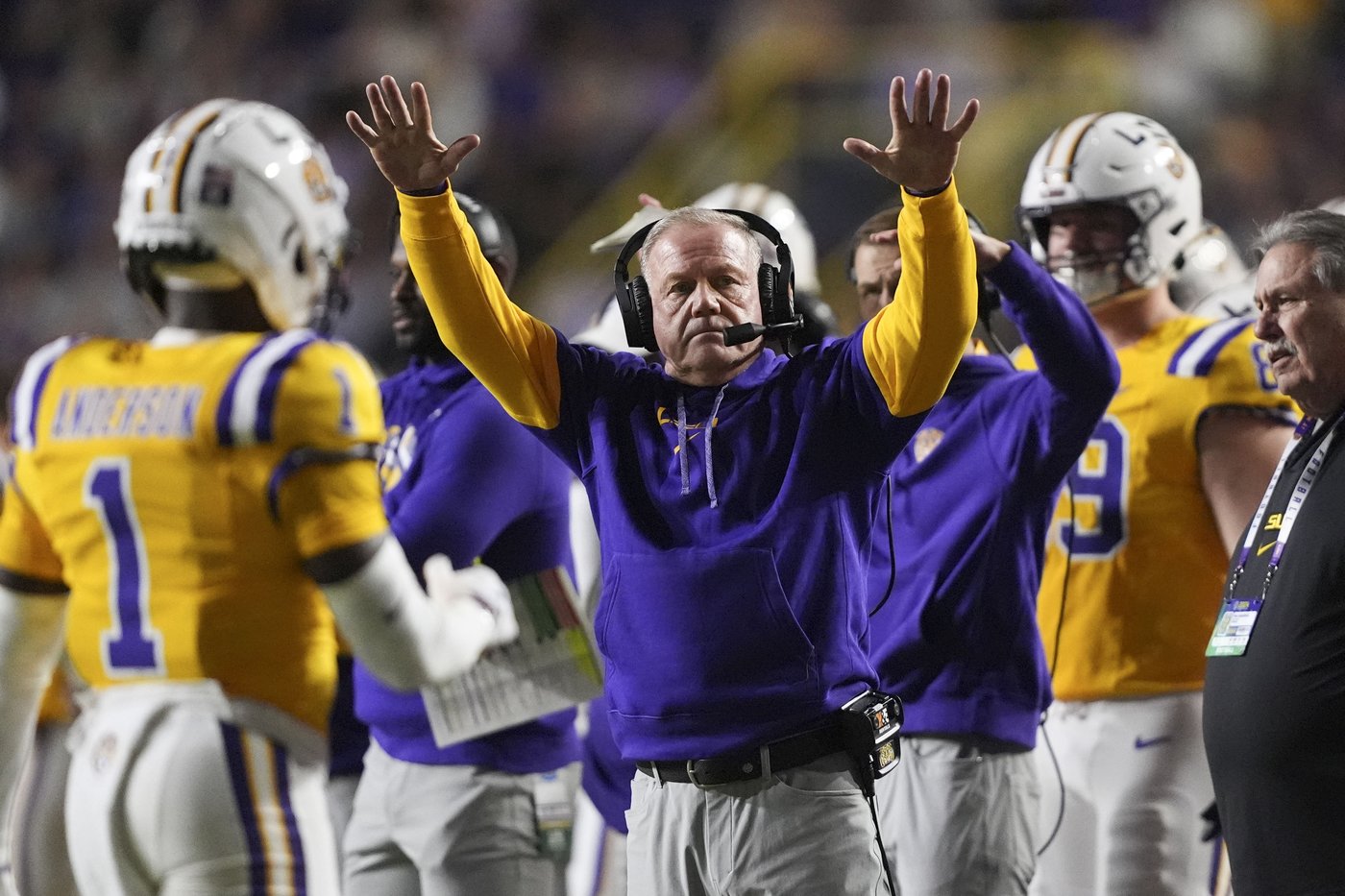 Oklahoma invades LSU's Tiger Stadium for the first time in both teams' final regular-season game | iNFOnews.ca Oklahoma invades LSU's Tiger Stadium for the first time in both teams' final regular-season game | iNFOnews.ca
