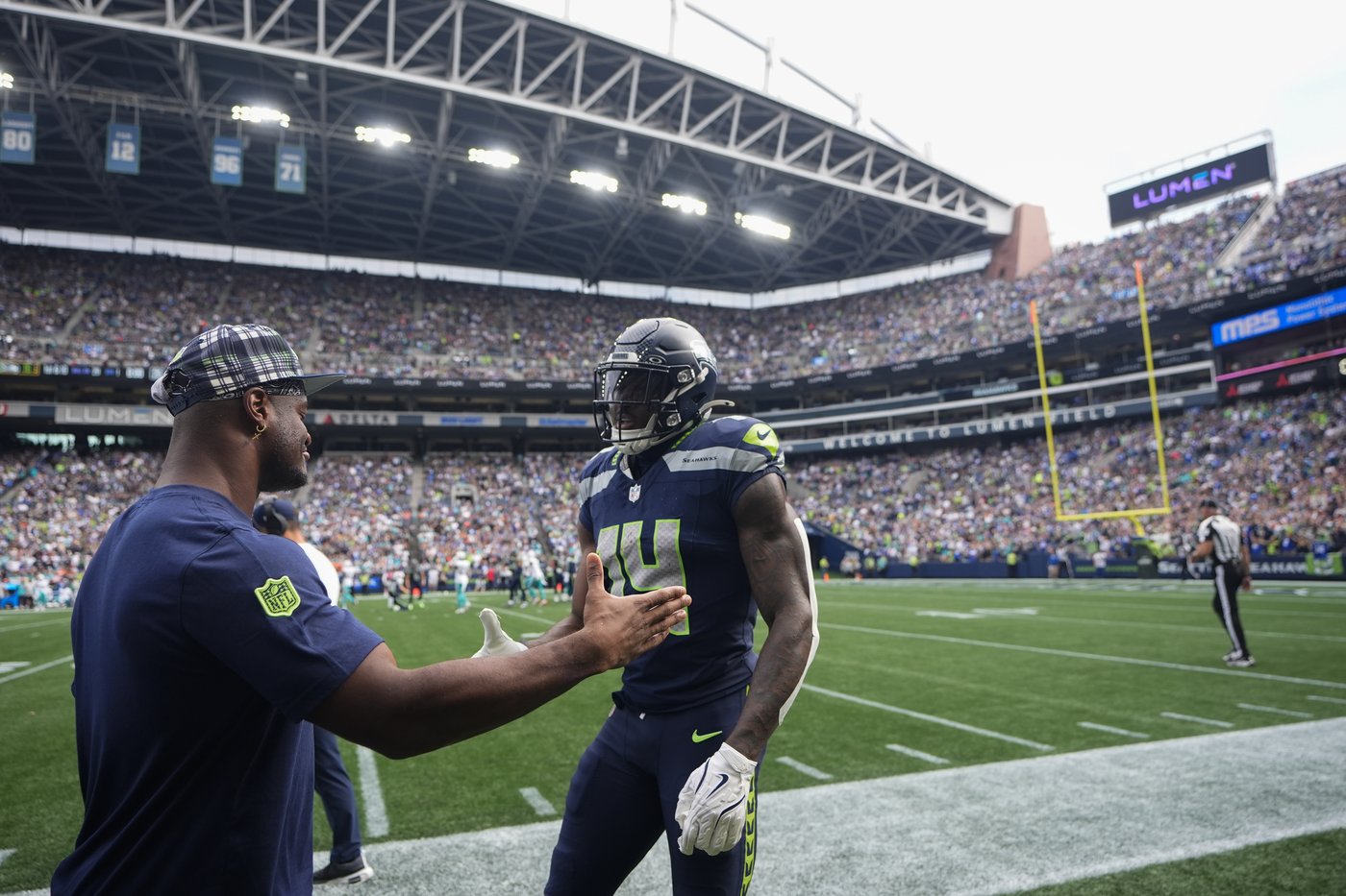 Seahawks roll to 24-3 win over Dolphins as Miami deals with another QB injury | iNFOnews.ca Seahawks roll to 24-3 win over Dolphins as Miami deals with another QB injury | iNFOnews.ca