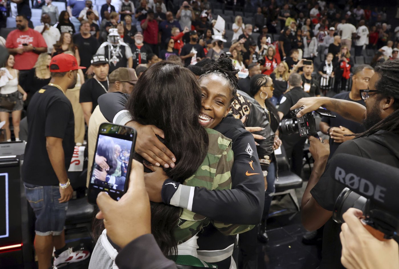 Jackie Young's 24 points and Aces' 16-point run staves off elimination in 95-81 win over Liberty | iNFOnews.ca