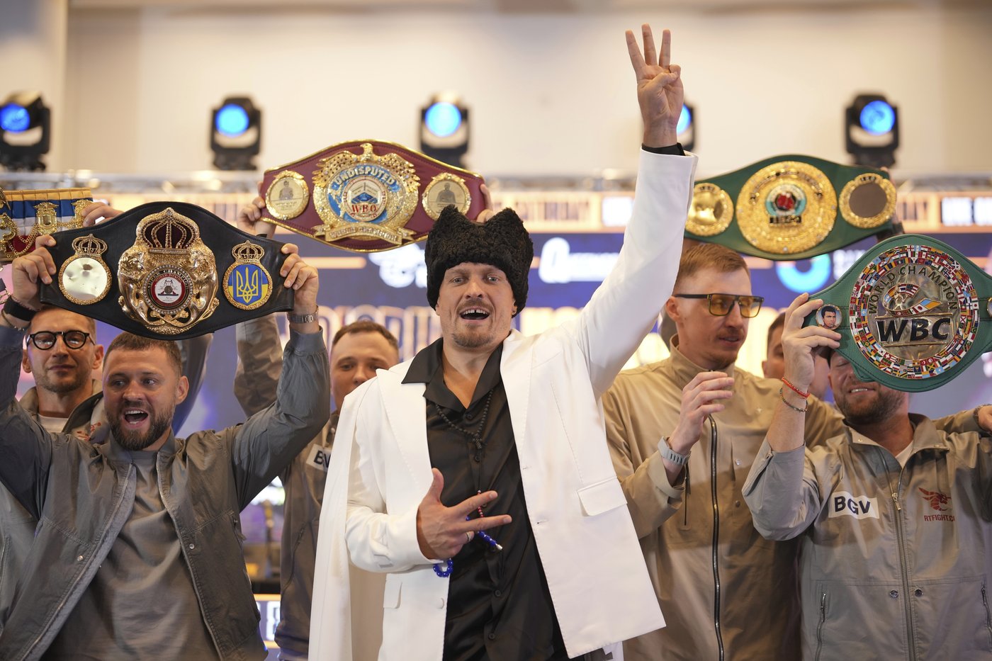 Dubois says he's 'the man' and vows to take Usyk's belts in rematch at Wembley | iNFOnews.ca