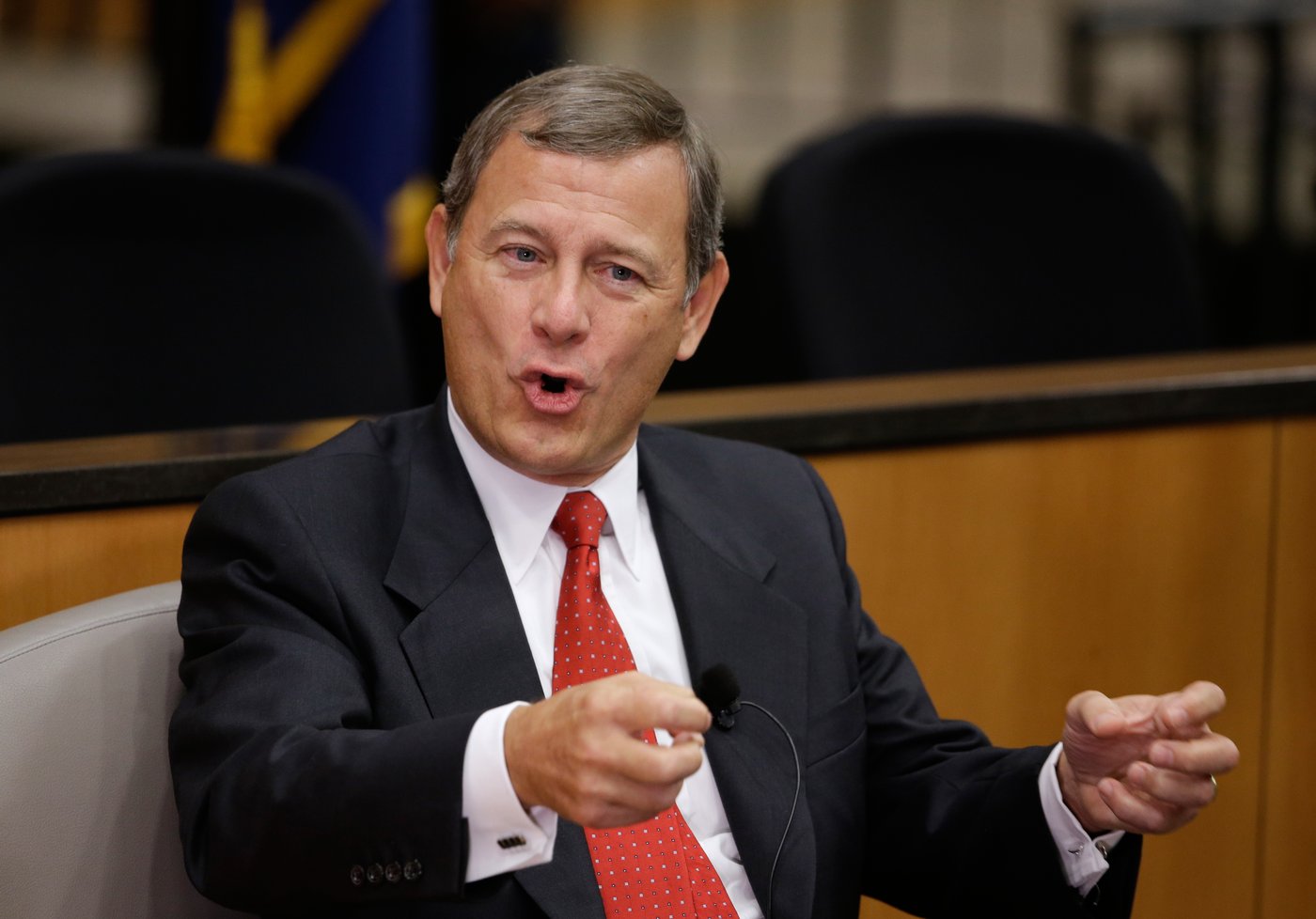Chief Justice Roberts pauses deadline for return of Maryland man mistakenly deported to El Salvador | iNFOnews.ca