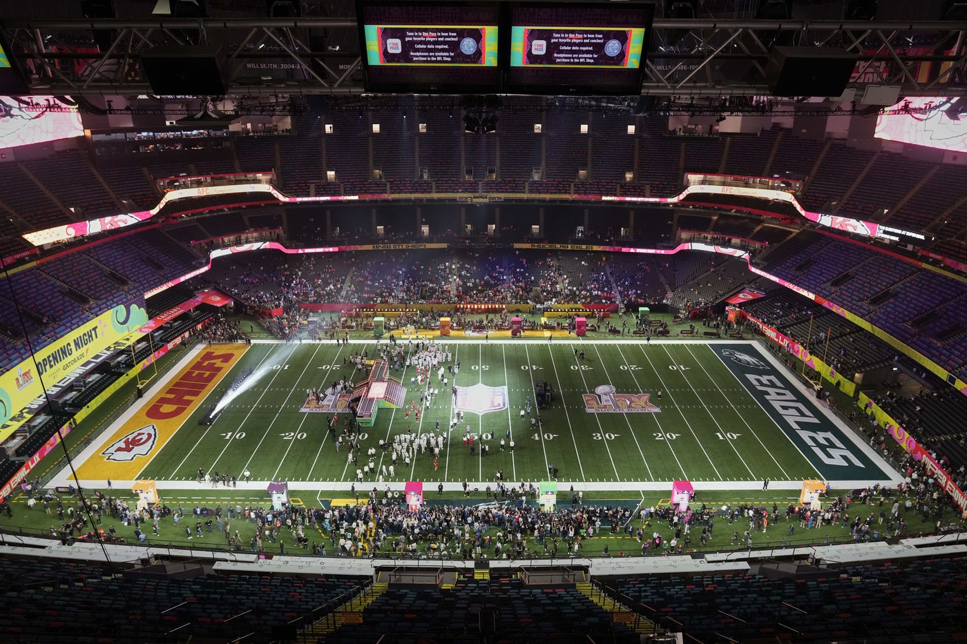 Super Bowl secondary-ticket prices high but much less than last year's game | iNFOnews.ca