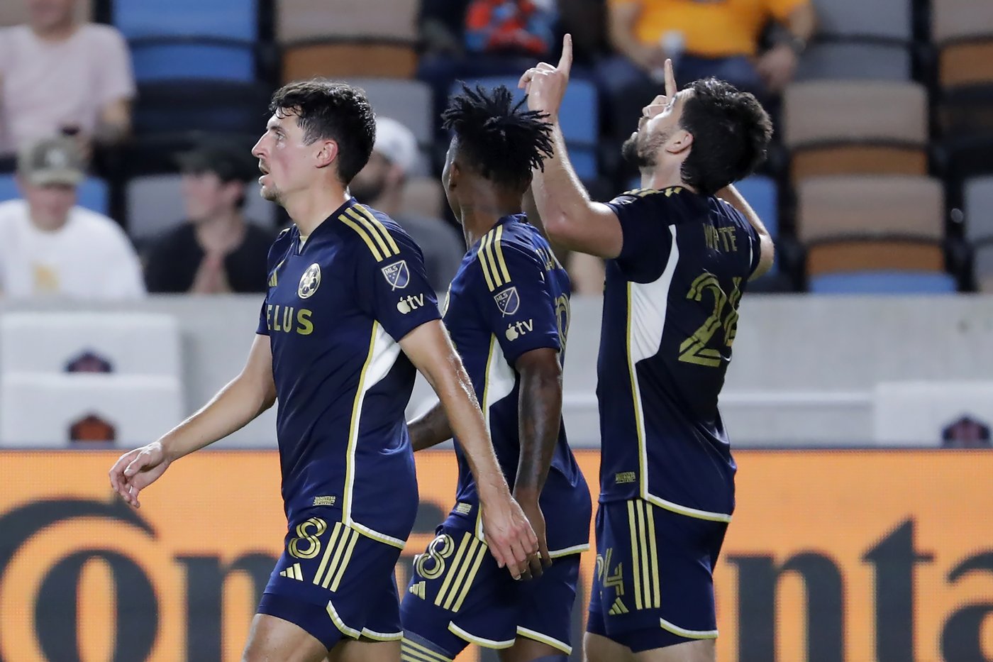 Brian White scores second-half goal, earns Whitecaps 1-1 draw with Dynamo | iNFOnews.ca