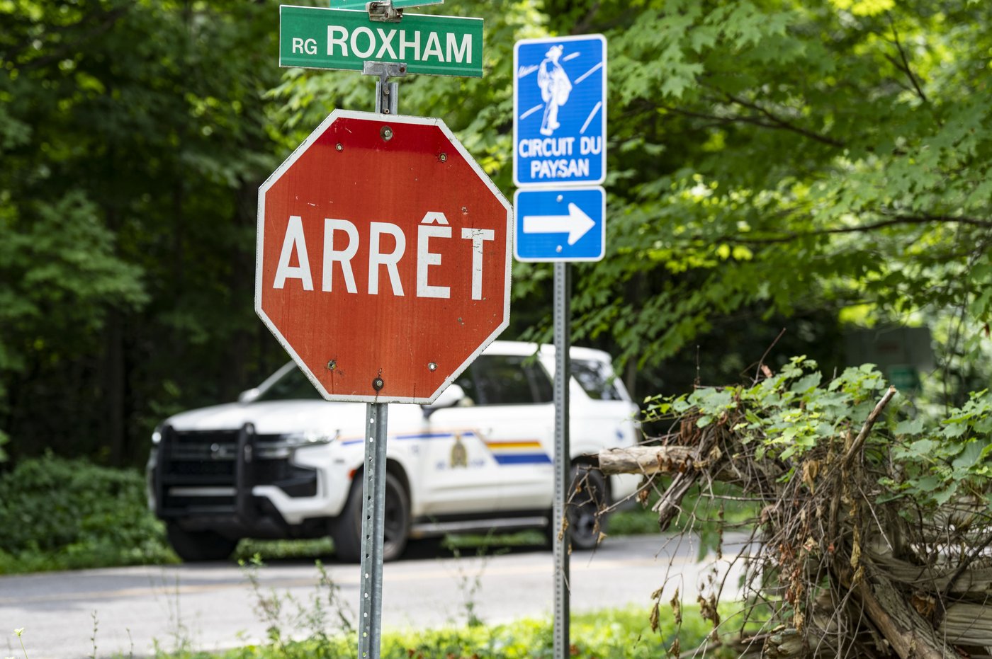 Men charged in connection with 44 migrants found in truck in Quebec to stay detained | iNFOnews.ca
