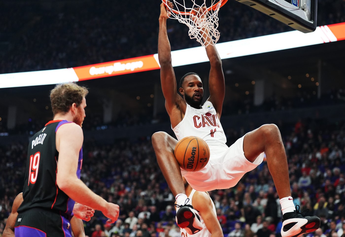 Mobley leads Cavaliers past Raptors 136-106 in home opener; Quickley injured | iNFOnews.ca Mobley leads Cavaliers past Raptors 136-106 in home opener; Quickley injured | iNFOnews.ca