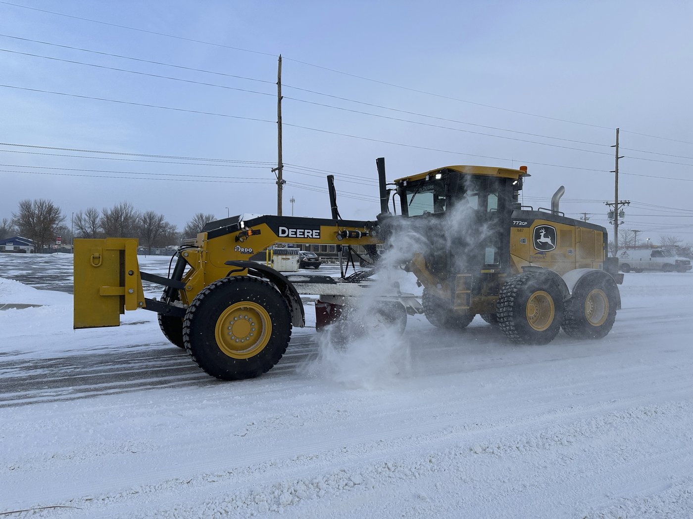 Snow, ice and strong winds make for dangerous conditions in upper Midwest | iNFOnews.ca