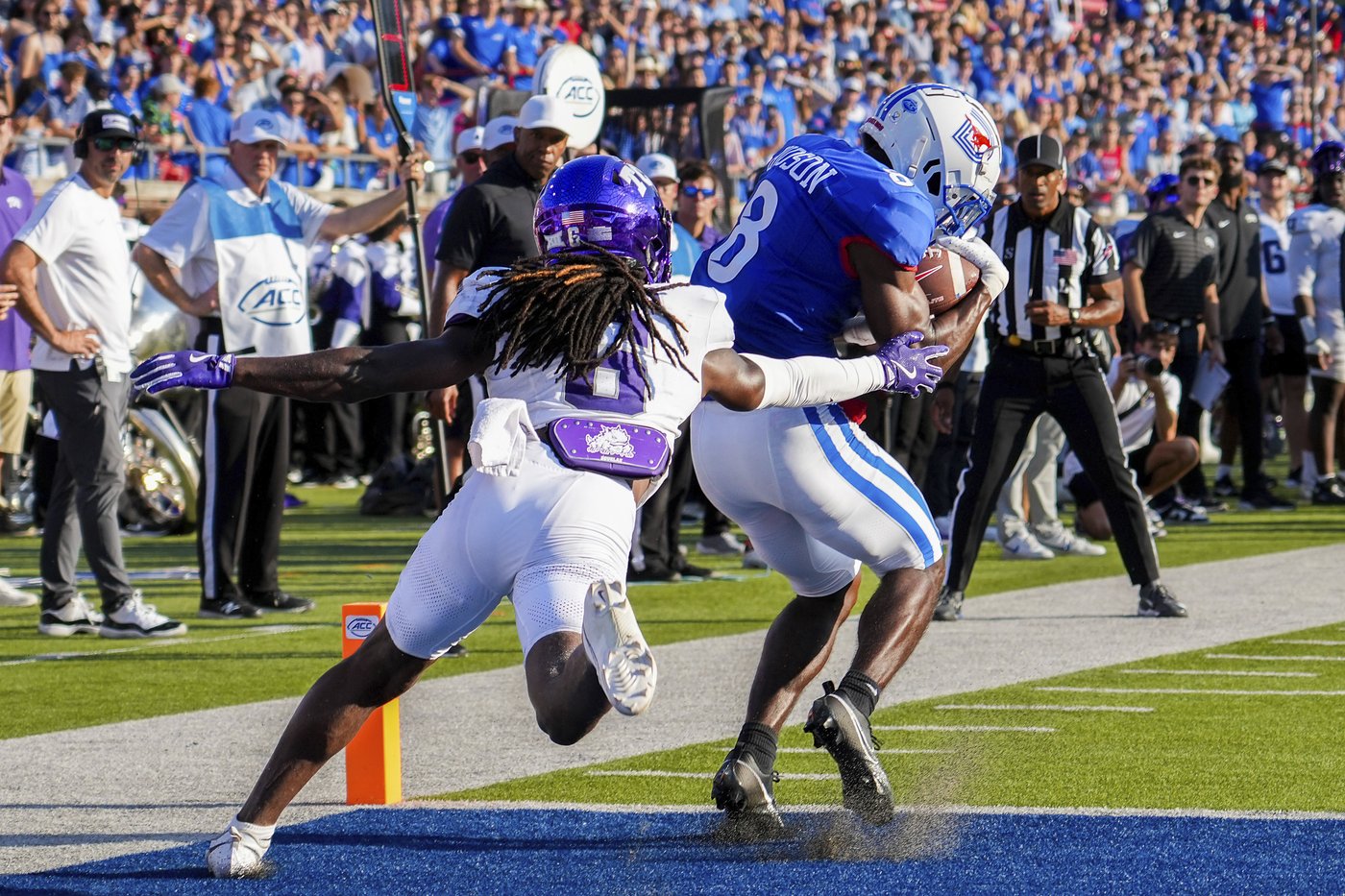 SMU gets 4 TDs from Smith and three more with offense watching, beats TCU 66-42 after Dykes ejected | iNFOnews.ca