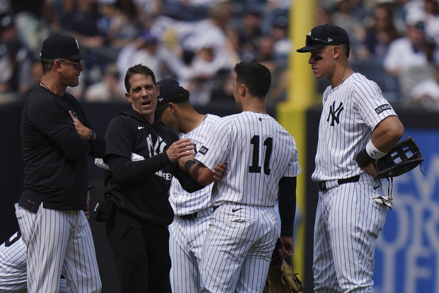 Shortstop Anthony Volpe hopes to return to Yankees' lineup Monday, 2 days after hurting his shoulder | iNFOnews.ca