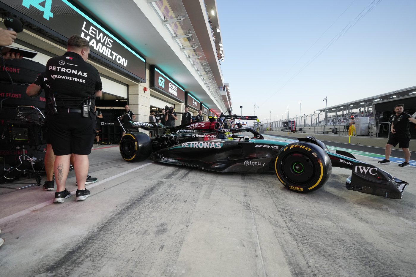 Lewis Hamilton faces an emotional end to 'amazing' Mercedes journey before joining Ferrari in F1 | iNFOnews.ca