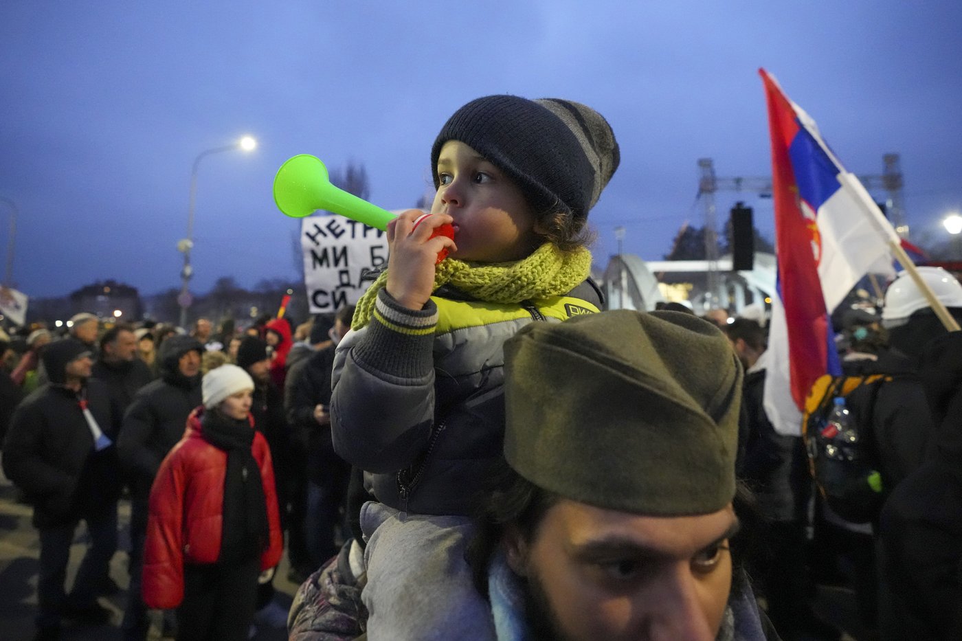 Serbia's protesting students and supporters of the president hold parallel rallies as tensions spike | iNFOnews.ca Serbia's protesting students and supporters of the president hold parallel rallies as tensions spike | iNFOnews.ca