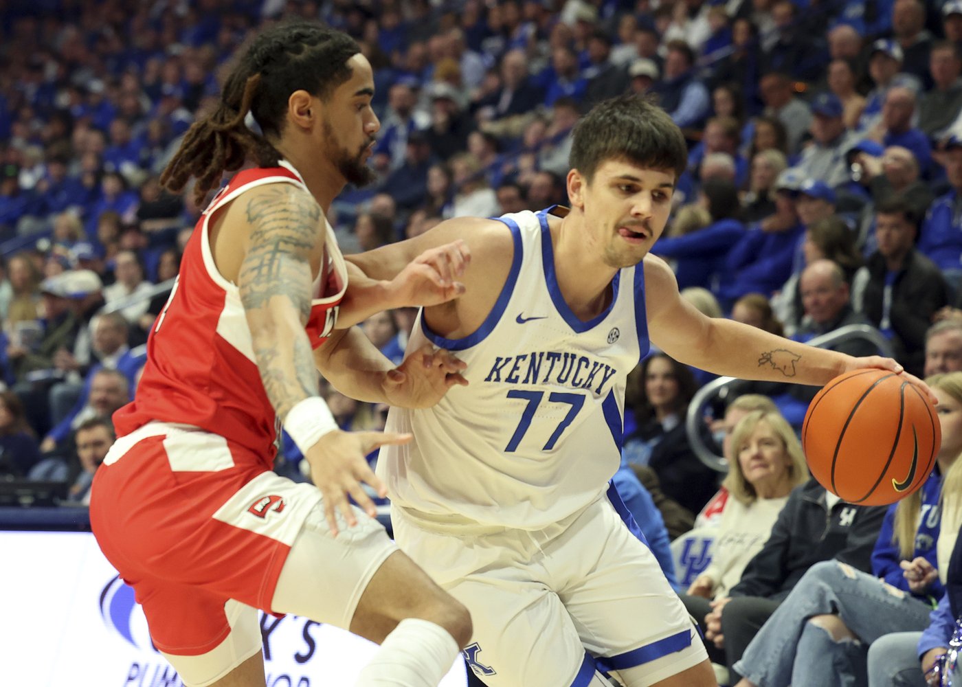 Oweh, Carr each score 18 points to help No. 8 Kentucky outlast Western Kentucky 87-68 | iNFOnews.ca