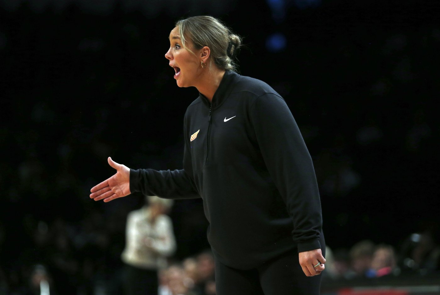 Kim Caldwell will coach her Lady Vols vs South Carolina week after giving birth | iNFOnews.ca Kim Caldwell will coach her Lady Vols vs South Carolina week after giving birth | iNFOnews.ca