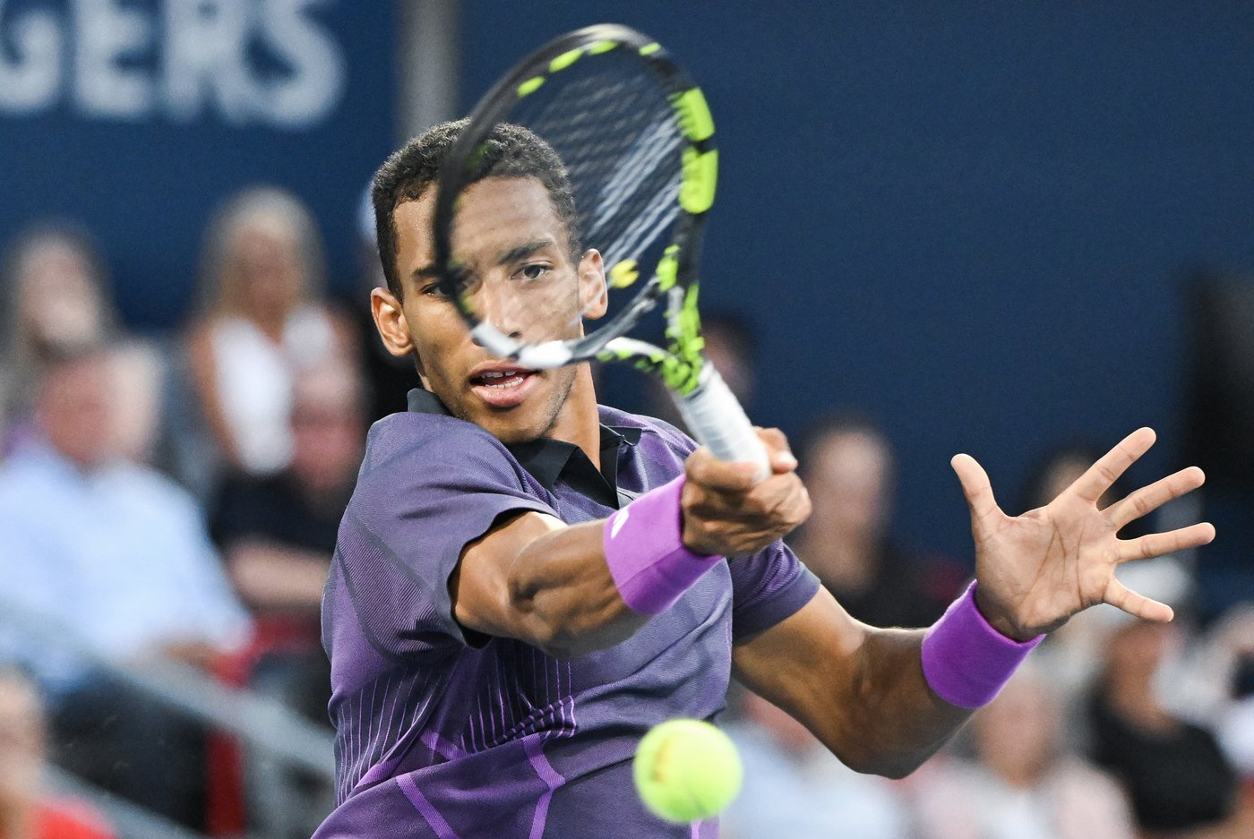 Canada's Auger-Aliassime ends ATP Tour losing streak with win over Fucsovics | iNFOnews.ca