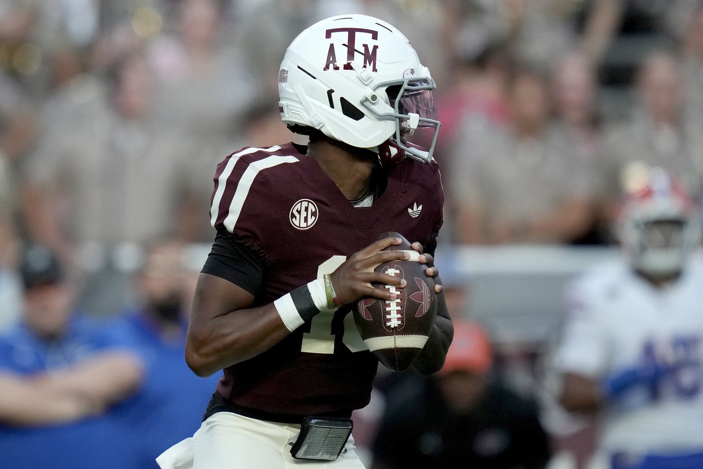 No. 5 Texas A&M continues perfect start with 34-17 win over Florida | iNFOnews.ca No. 5 Texas A&M continues perfect start with 34-17 win over Florida | iNFOnews.ca