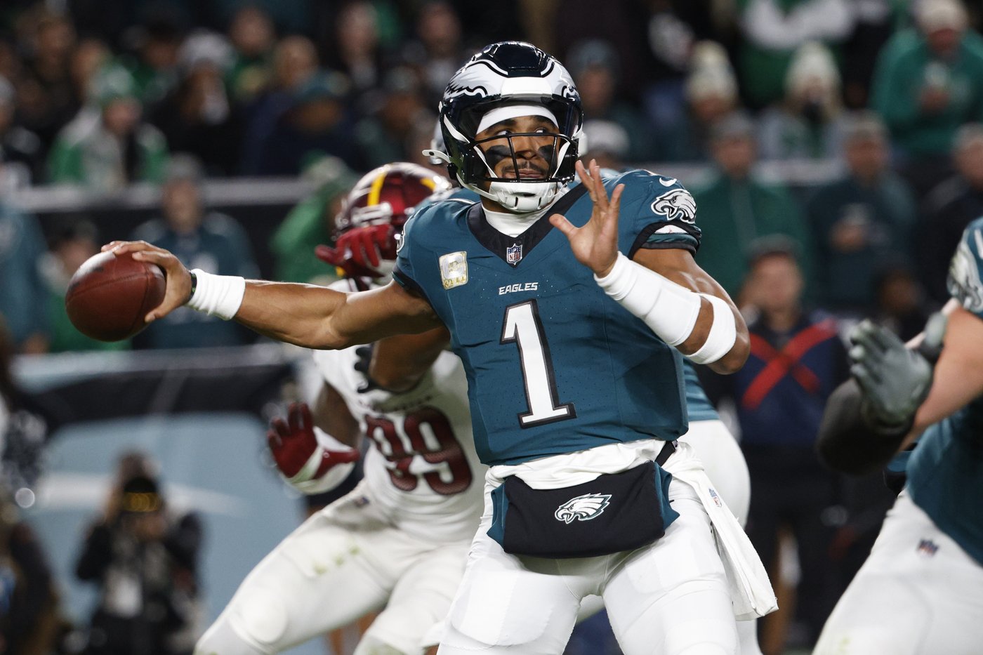 Saquon Barkley runs for 2 TDs, Eagles beat Commanders 26-18 to stretch NFC East lead | iNFOnews.ca Saquon Barkley runs for 2 TDs, Eagles beat Commanders 26-18 to stretch NFC East lead | iNFOnews.ca
