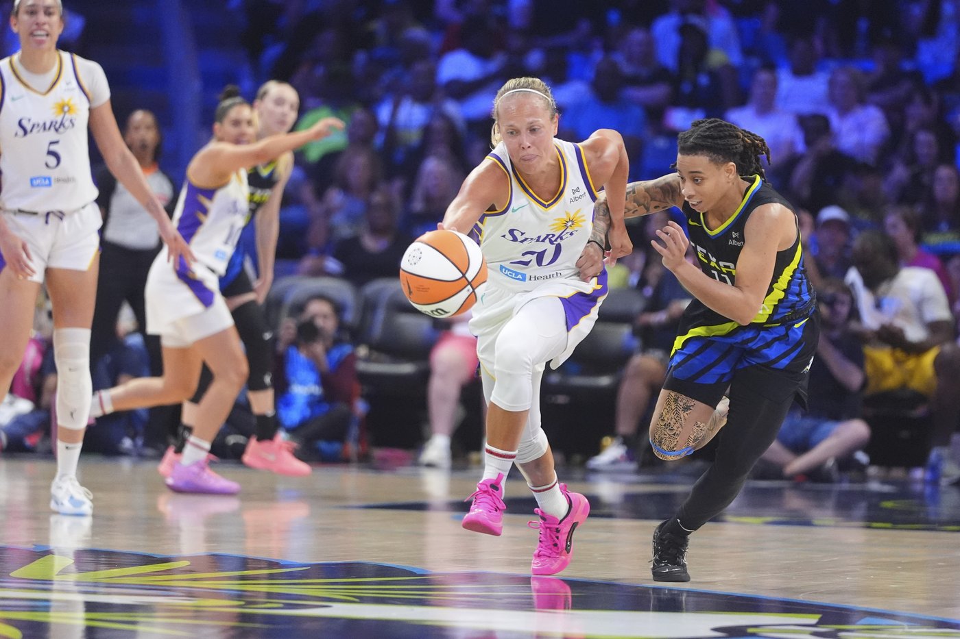 Allemand scores 21, Burrell sparks late run; Sparks beat Wings 91-77, remain alive in playoff hunt | iNFOnews.ca