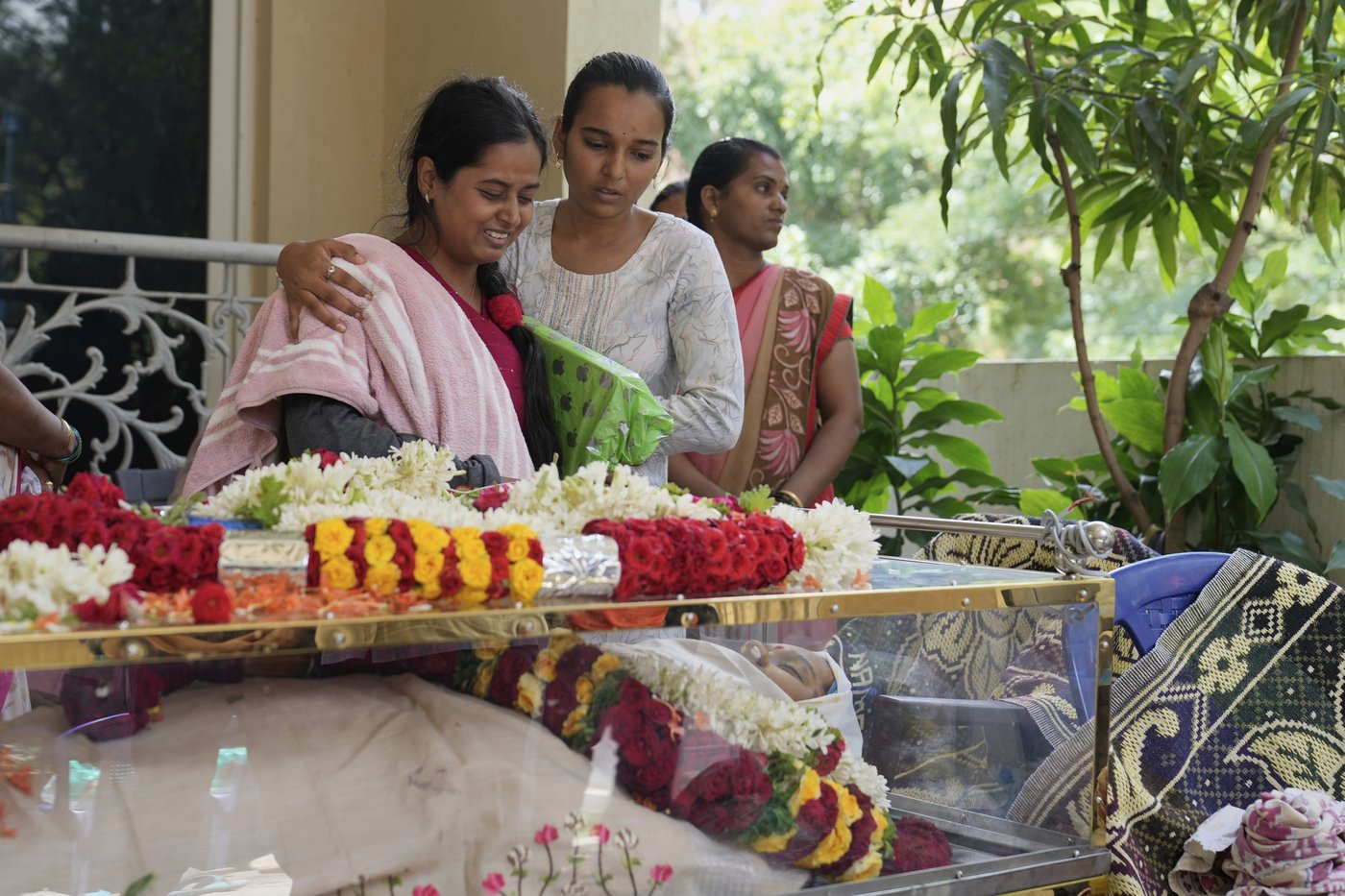 Cricket fans in India were celebrating their team's win. A stampede turned that joy into tragedy | iNFOnews.ca Cricket fans in India were celebrating their team's win. A stampede turned that joy into tragedy | iNFOnews.ca