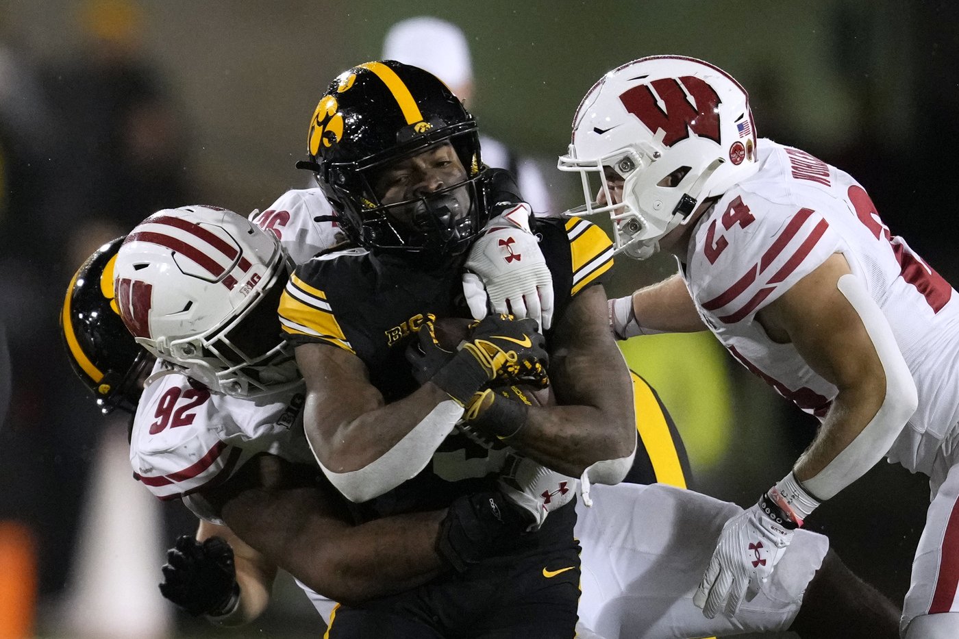 No. 1 Oregon, Wisconsin have gone in different directions since their last matchup | iNFOnews.ca