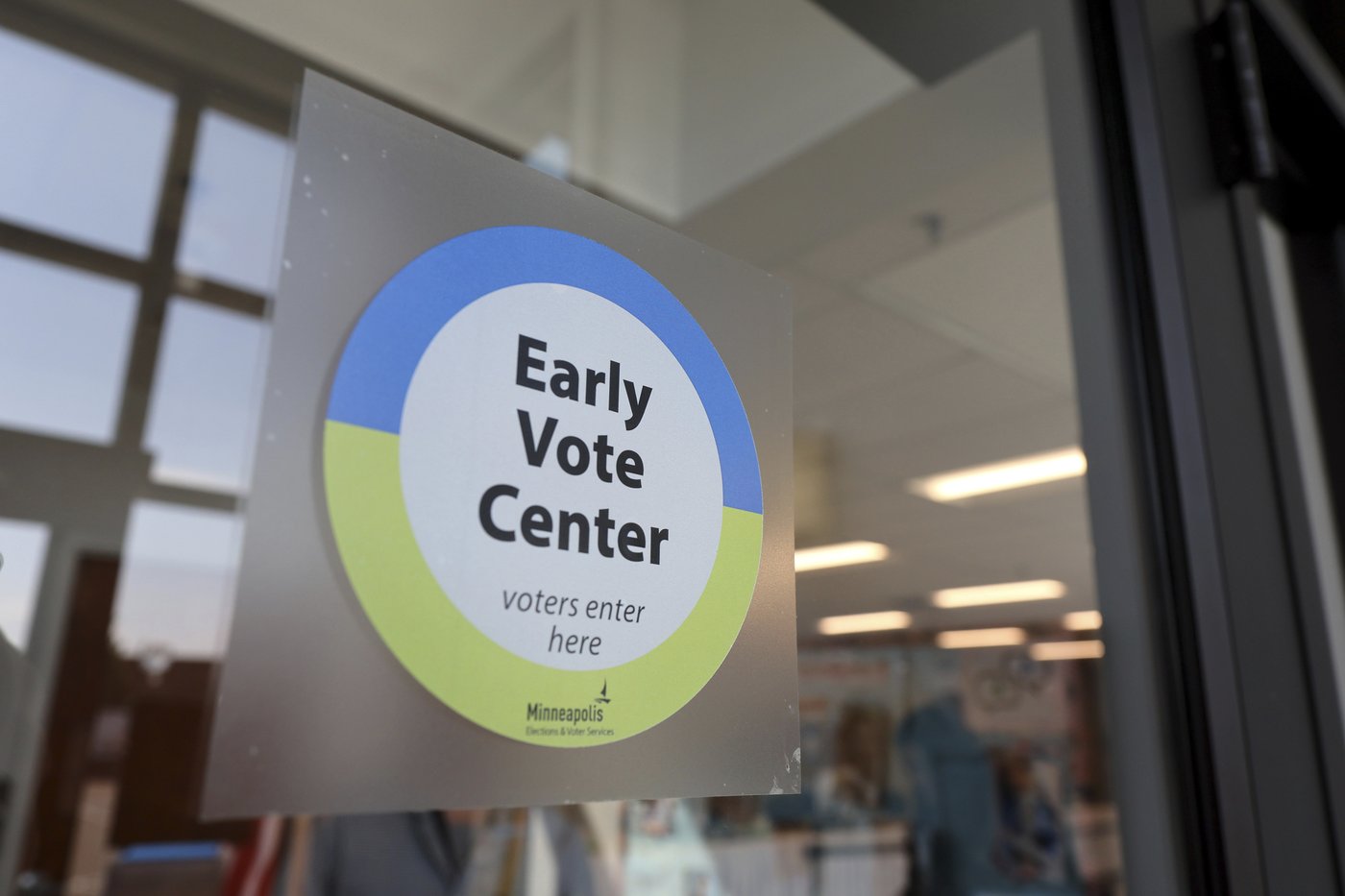 In-person voting for the US presidential contest is about to start as Election Day closes in | iNFOnews.ca