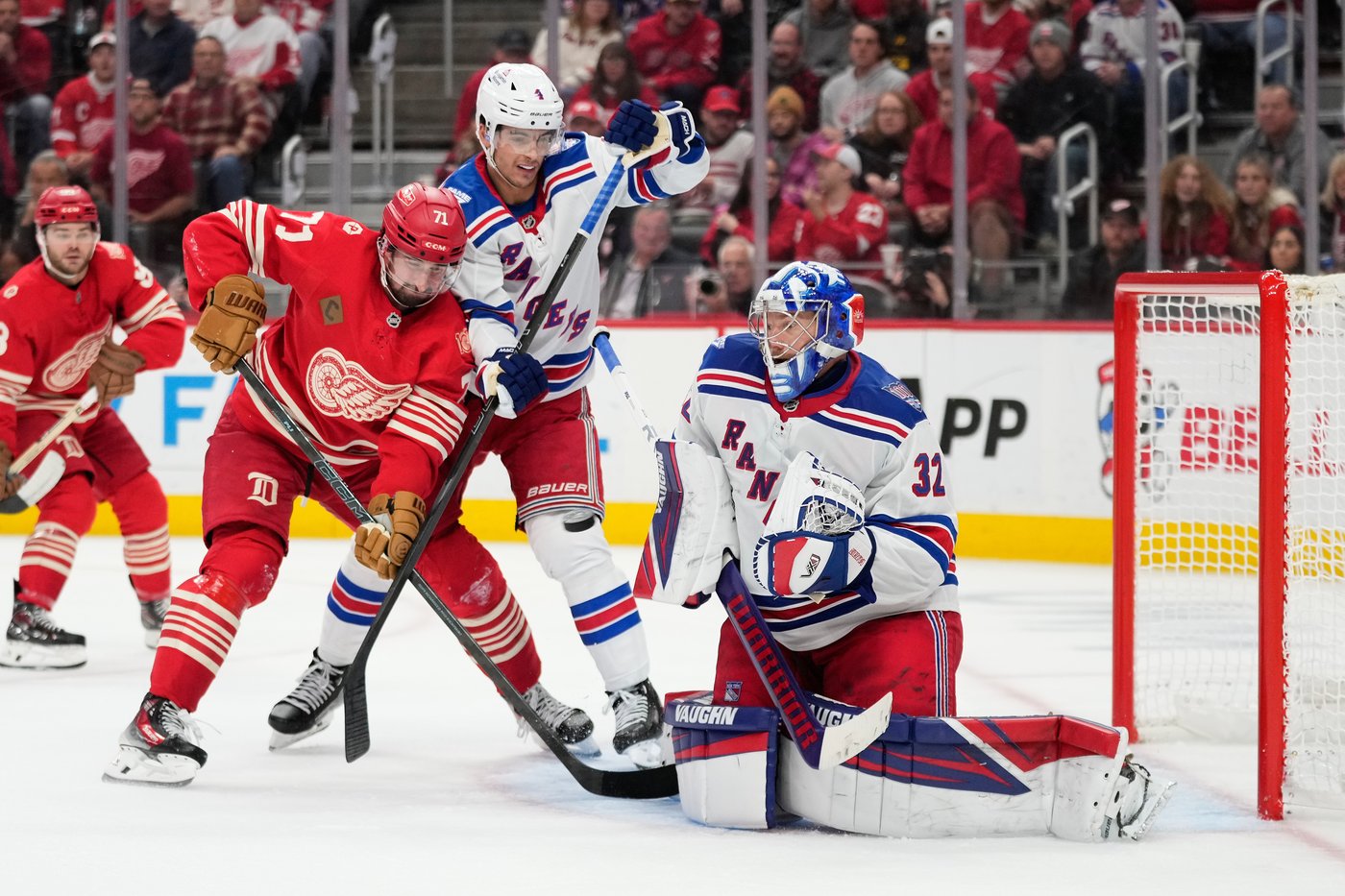 Panarin has goal, 2 assists as Rangers beat Red Wings 4-1 | iNFOnews.ca