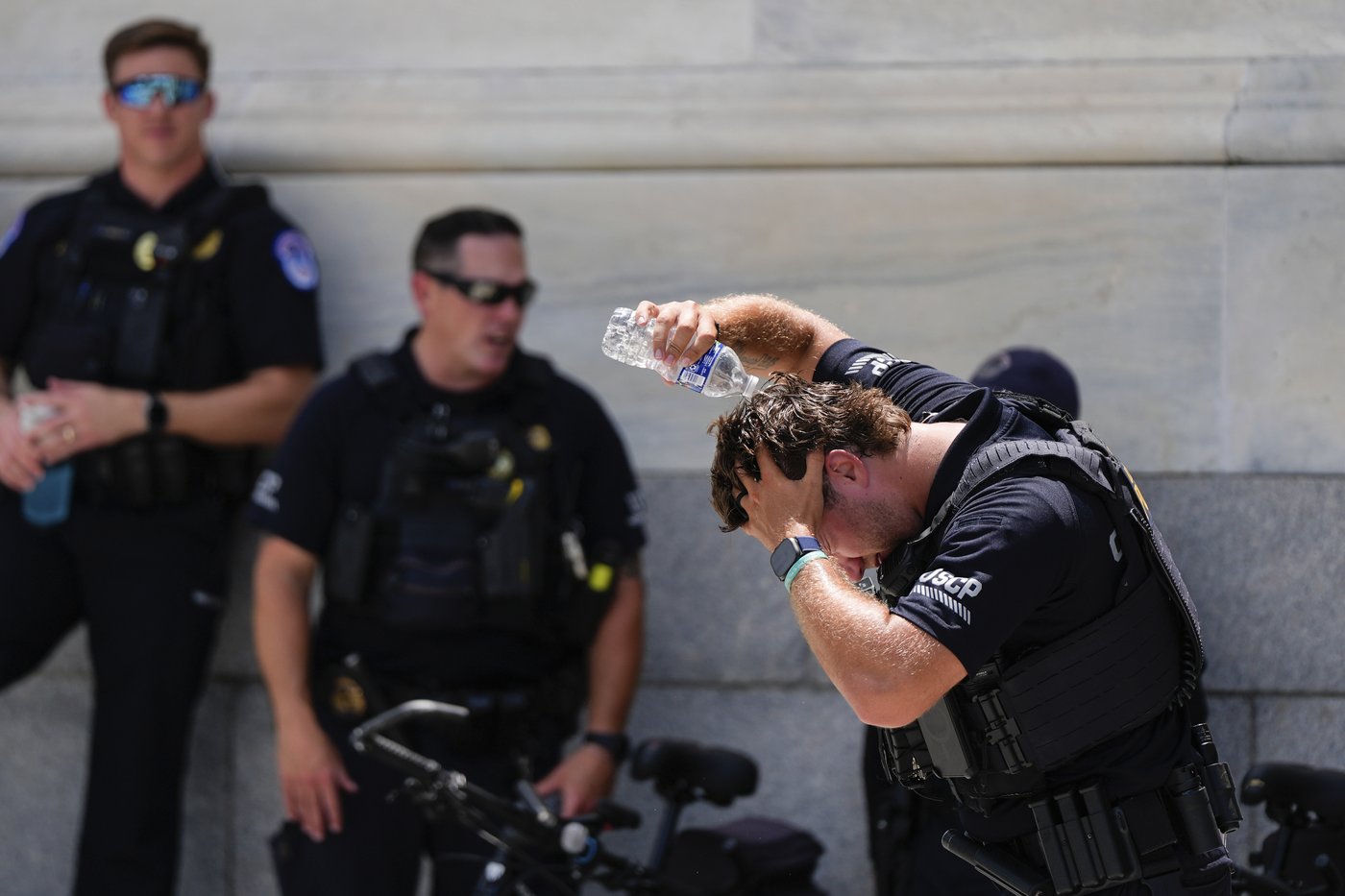 One more sizzling hot day for the eastern US before temperatures plunge 30 degrees | iNFOnews.ca