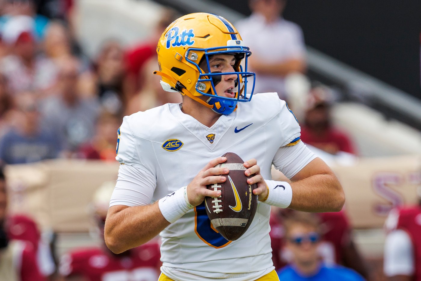 Mason Heintschel throws for 321 yards, two TDs to Desmond Reid in Pitt's upset of No. 25 Florida St. | iNFOnews.ca