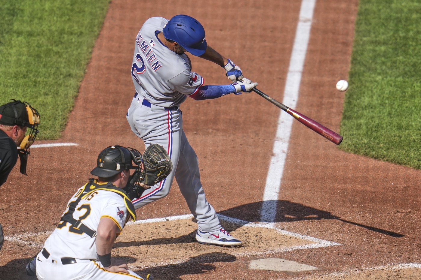 Seager has tiebreaking RBI single, Rocker gets 2nd straight win as Rangers beat Pirates 3-2 | iNFOnews.ca Seager has tiebreaking RBI single, Rocker gets 2nd straight win as Rangers beat Pirates 3-2 | iNFOnews.ca
