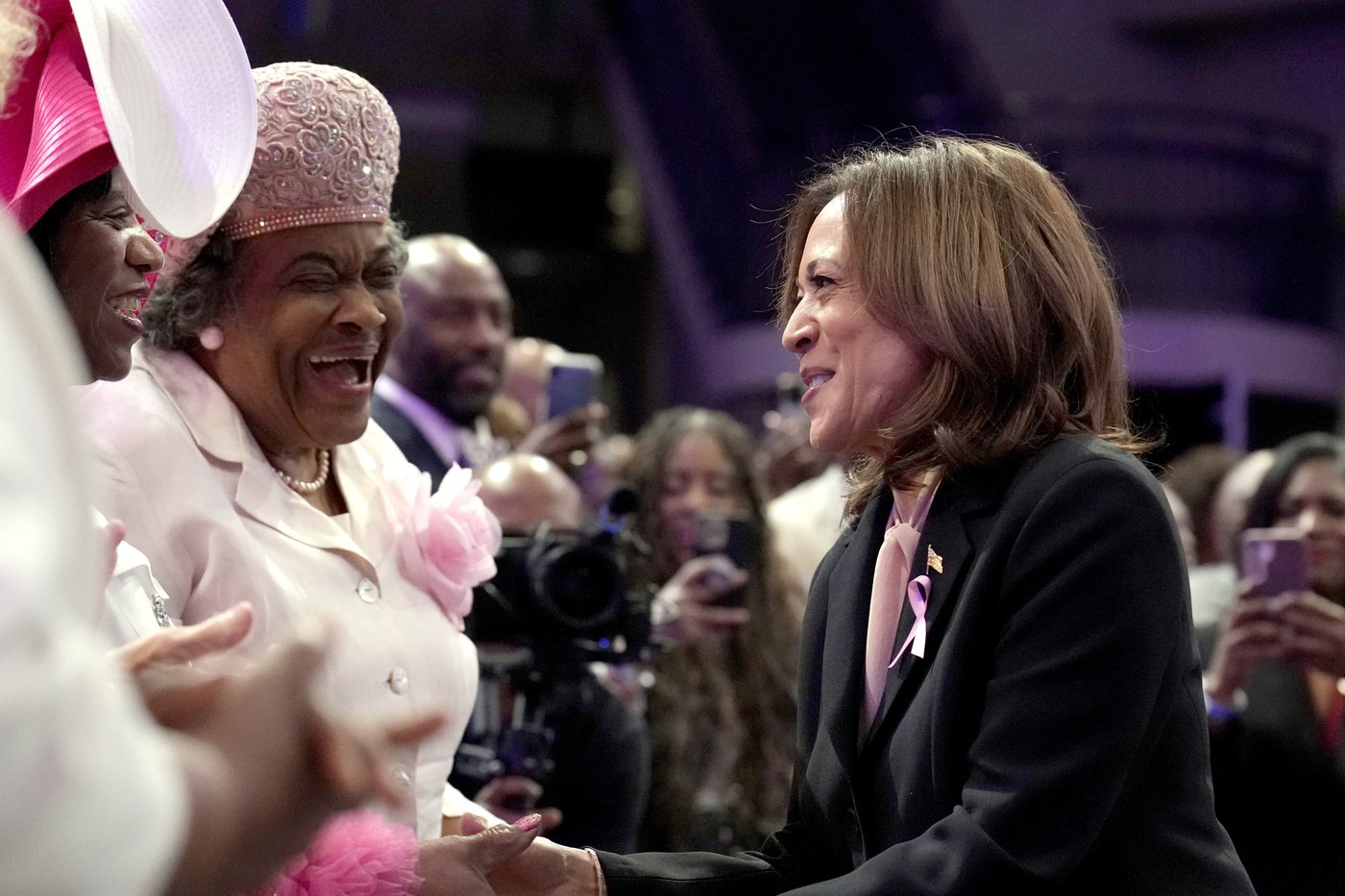 Harris urges Black churchgoers in Georgia to head out to vote and gets an assist from Stevie Wonder | iNFOnews.ca Harris urges Black churchgoers in Georgia to head out to vote and gets an assist from Stevie Wonder | iNFOnews.ca