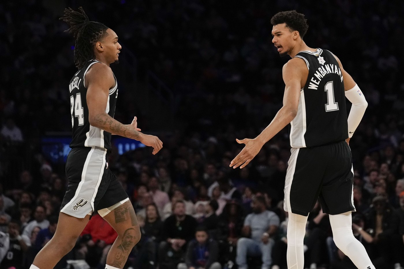 Bridges scores season-high 41, Knicks withstand Wembanyama's monster Christmas debut to edge Spurs | iNFOnews.ca Bridges scores season-high 41, Knicks withstand Wembanyama's monster Christmas debut to edge Spurs | iNFOnews.ca