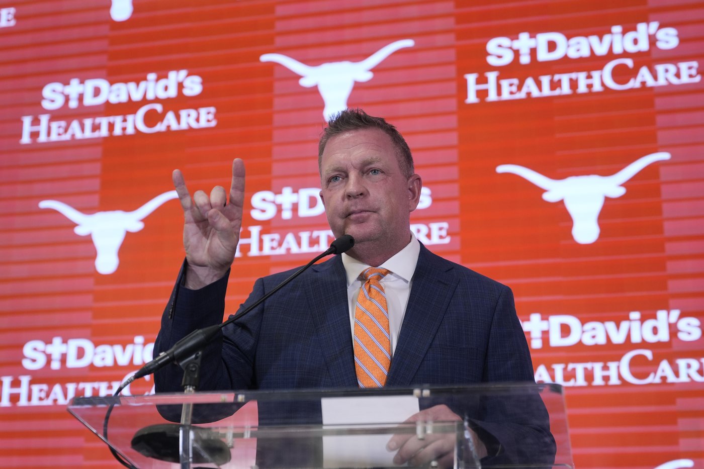 College baseball notebook: Schlossnagle sweep against his old team solidifies Texas as nation's best | iNFOnews.ca College baseball notebook: Schlossnagle sweep against his old team solidifies Texas as nation's best | iNFOnews.ca
