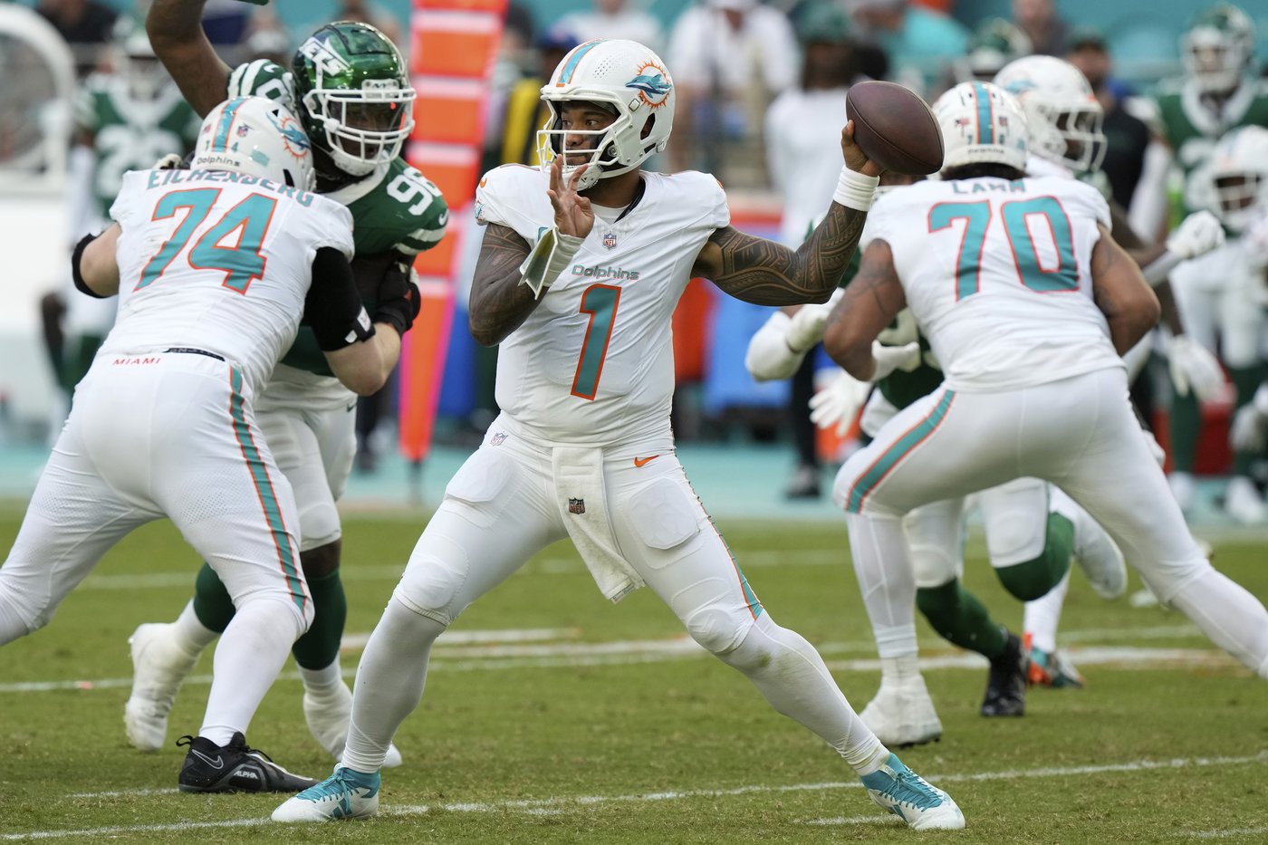 Tua Tagovailoa's strong play has helped keep the Dolphins' playoff hopes alive | iNFOnews.ca Tua Tagovailoa's strong play has helped keep the Dolphins' playoff hopes alive | iNFOnews.ca