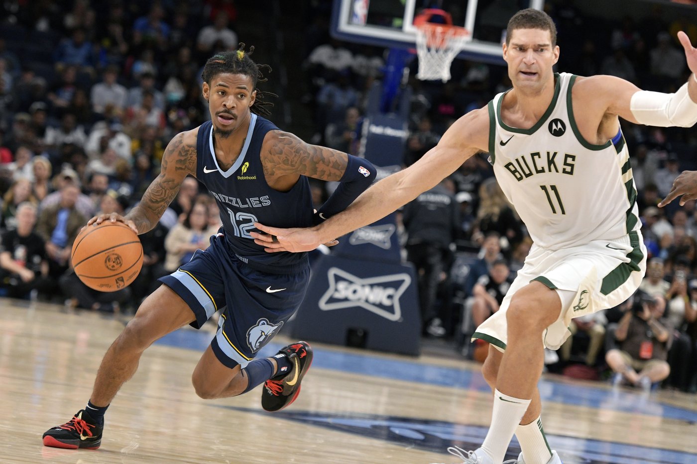 Morant's triple-double helps Grizzlies build big lead and coast to 122-99 victory over Bucks | iNFOnews.ca Morant's triple-double helps Grizzlies build big lead and coast to 122-99 victory over Bucks | iNFOnews.ca