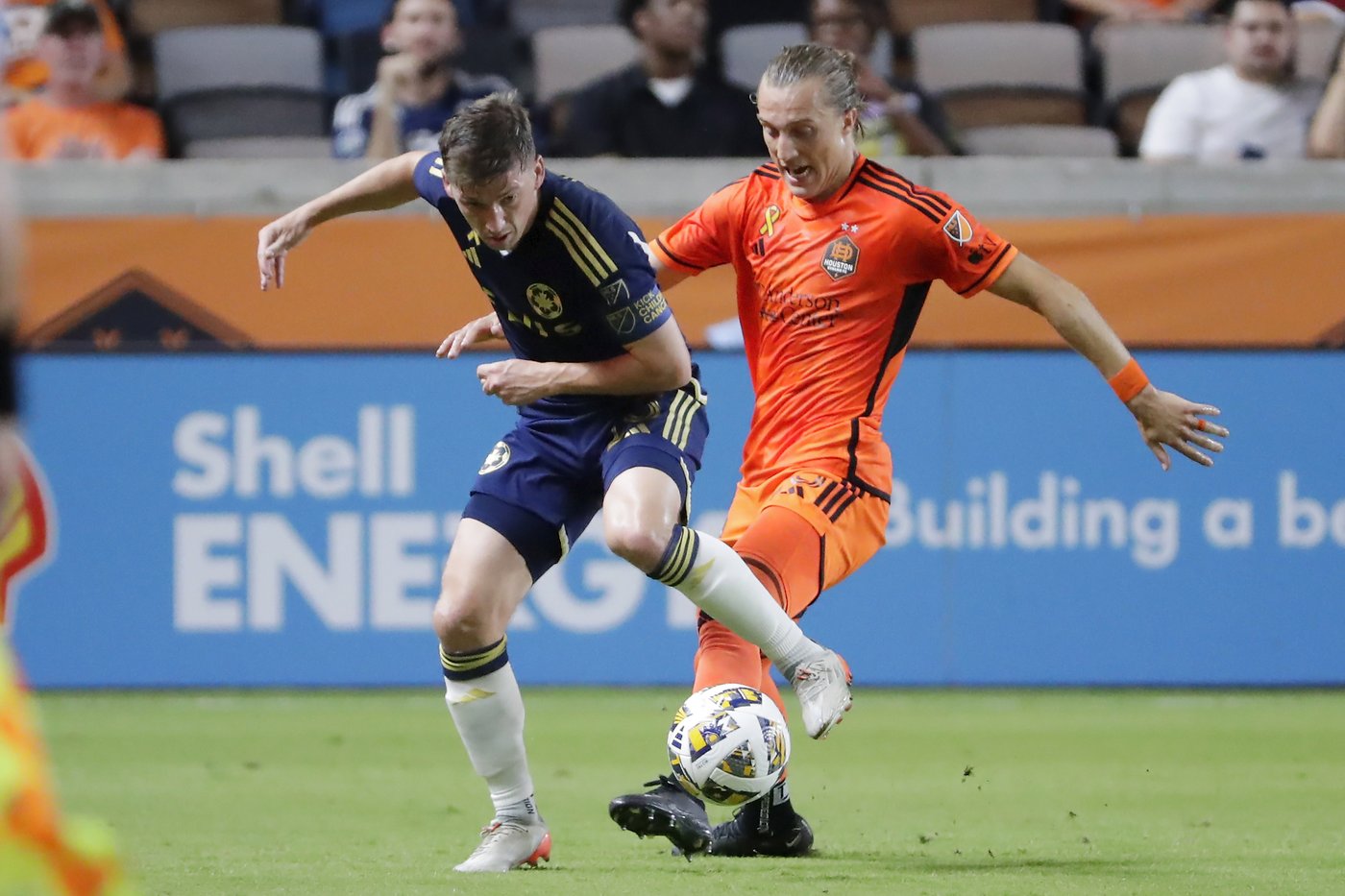 Brian White scores second-half goal, earns Whitecaps 1-1 draw with Dynamo | iNFOnews.ca