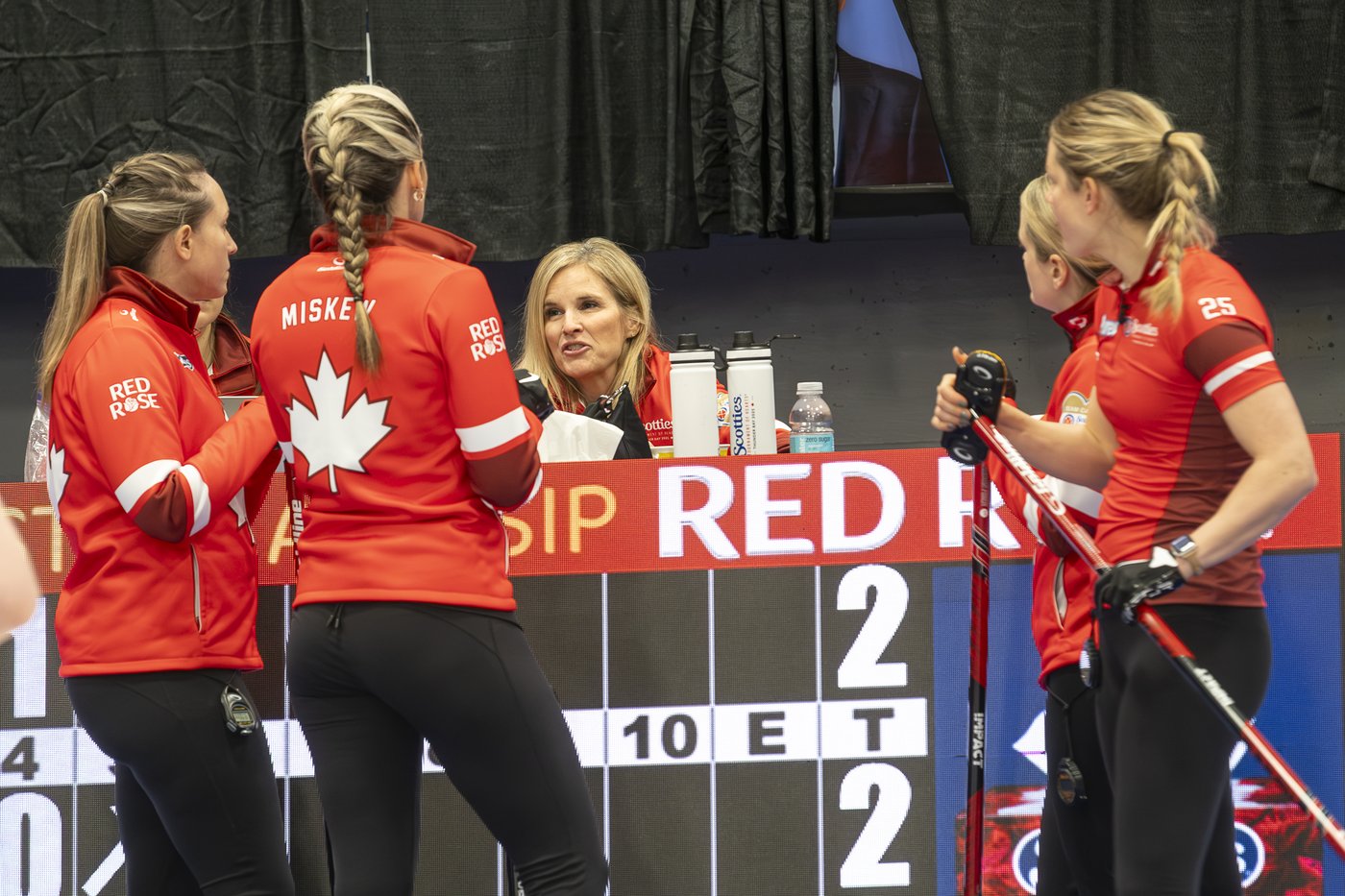 Jennifer Jones back at Scotties Tournament of Hearts to coach Rachel Homan's team | iNFOnews.ca