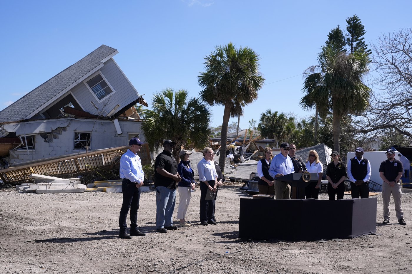 Florida neighbors band together to recover after one-two punch from hurricanes Helene and Milton | iNFOnews.ca