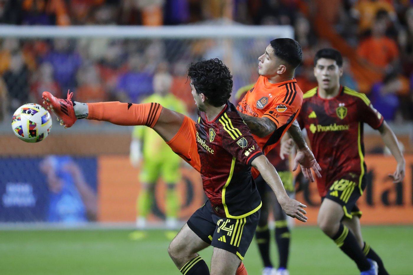 Obed Vargas, Stefan Frei lead Sounders to sweep of Dynamo with second straight shootout victory | iNFOnews.ca