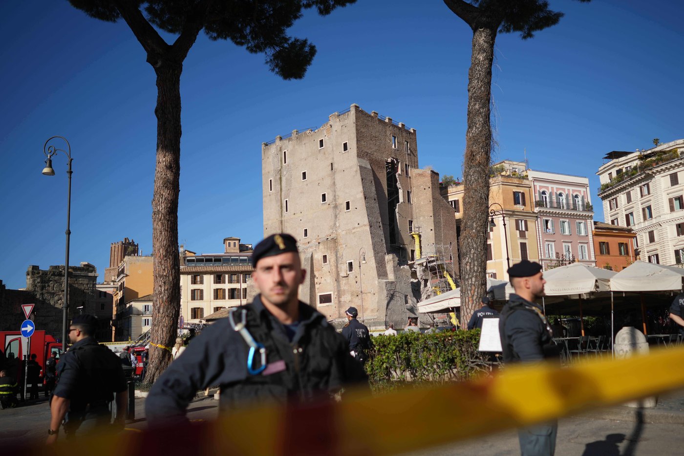 Worker dies after 11 hours trapped within partially collapsed medieval tower in Rome | iNFOnews.ca Worker dies after 11 hours trapped within partially collapsed medieval tower in Rome | iNFOnews.ca