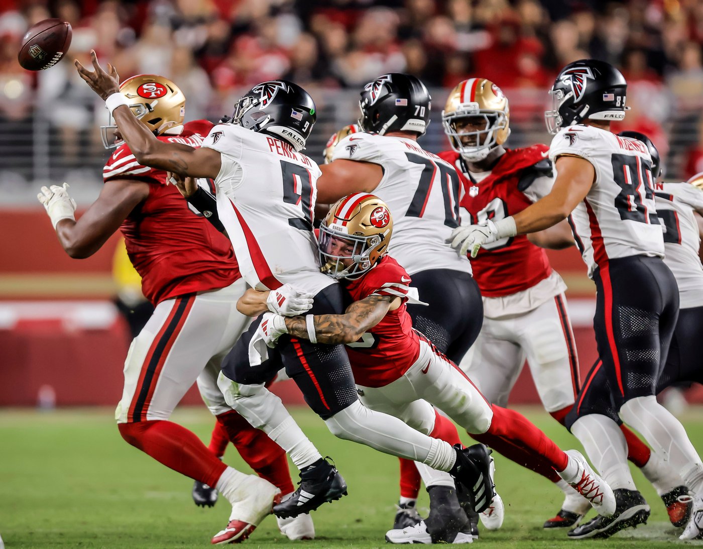 Resilient 49ers overcome injuries, led by McCaffrey's 201 yards, to defeat Falcons | iNFOnews.ca