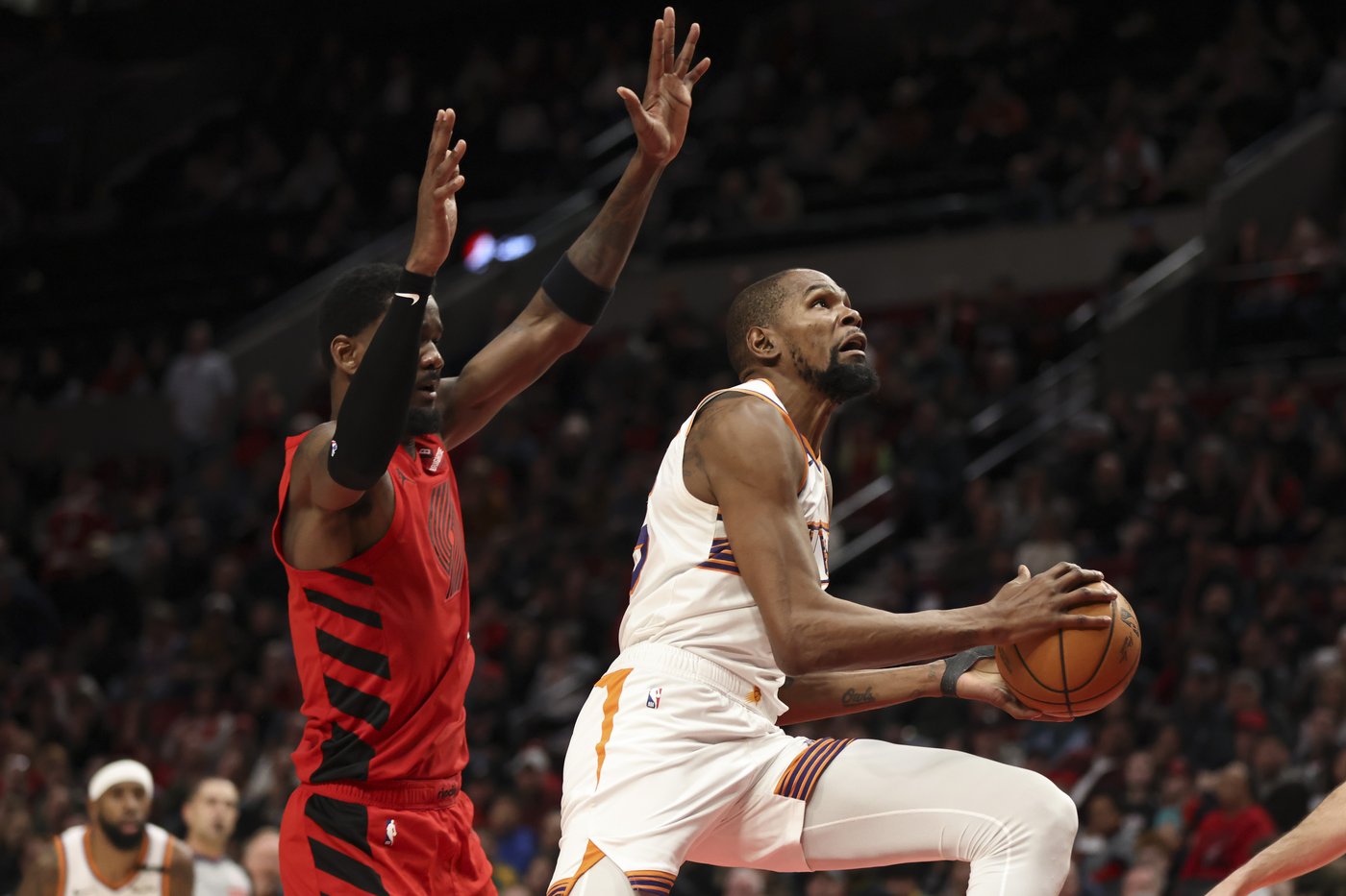 Suns' Kevin Durant sits out against Thunder because of sprained left ankle | iNFOnews.ca