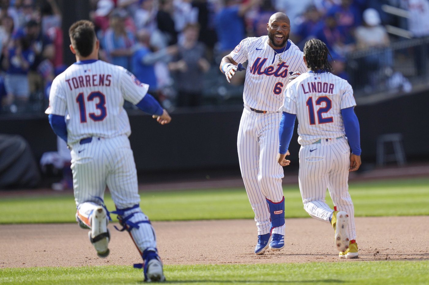 Soto, Alonso, Marte lead Mets over Phillies 4-3 in 10 innings for 3-game sweep and 7th straight win | iNFOnews.ca
