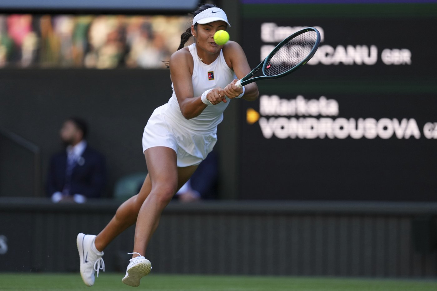 Raducanu shows glimpses of best form in beating former Wimbledon champion Vondrousova | iNFOnews.ca Raducanu shows glimpses of best form in beating former Wimbledon champion Vondrousova | iNFOnews.ca